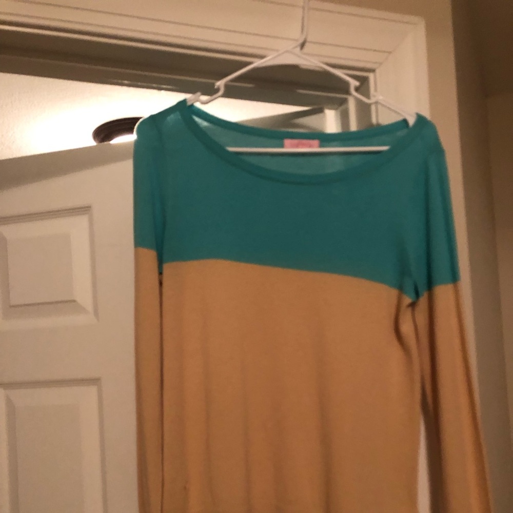 Lilly Pulitzer light weight sweater